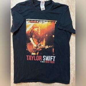 Taylor Swift’s 2013 The Red Tour Black T-Shirt Size Small